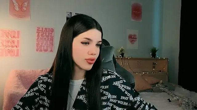 Snapshot of molly_rettyy chatting on 7, 5, 2026 molly rettyy online show from 7, 5, 2026