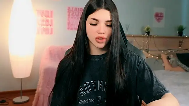 Snapshot of molly_rettyy chatting on 18, 5, 2026 molly rettyy online show from 18, 5, 2026