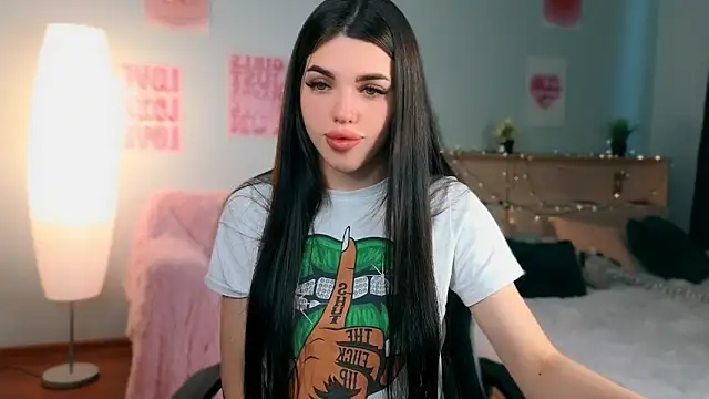 Snapshot of molly_rettyy chatting on 4, 6, 2026 molly rettyy online show from 4, 6, 2026