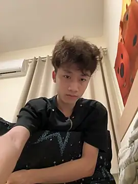 sexyboy-3525 online show from 2, 4, 2026