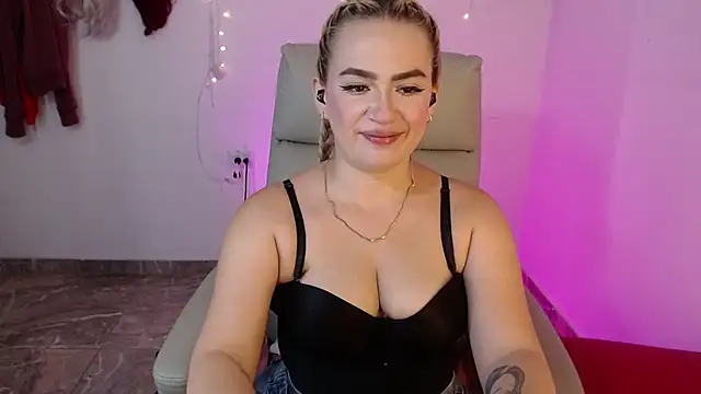 Snapshot of Carolina_2403 chatting on 25, 6, 2026 Carolina 2403 online show from 25, 6, 2026