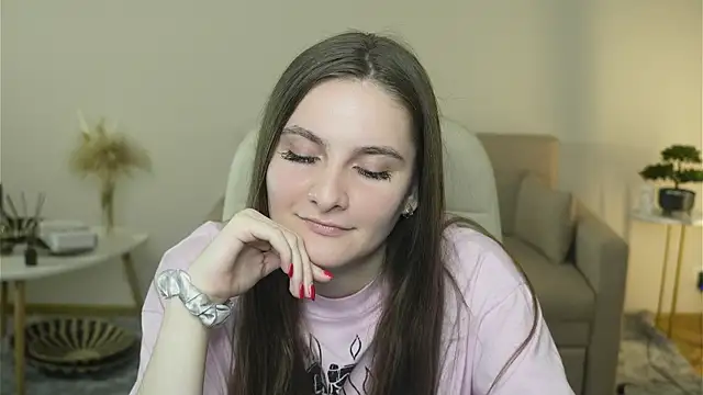 Snapshot of GwennElena chatting on 31, 3, 2026 GwennElena online show from 31, 3, 2026