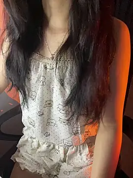 Annie nii online show from 8, 4, 2026