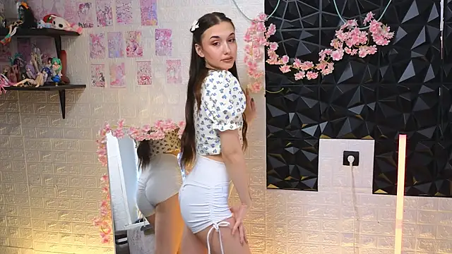 belle cute online show from 17, 4, 2026