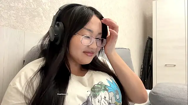 Snapshot of Feylinmay chatting on 7, 4, 2026 Feylinmay online show from 7, 4, 2026
