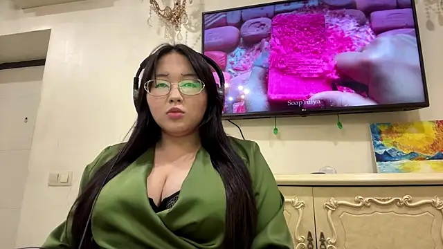 Snapshot of Feylinmay chatting on 24, 4, 2026 Feylinmay online show from 24, 4, 2026