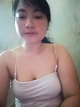 Snapshot of Linh_Hoang chatting on 4, 6, 2026 Linh Hoang online show from 4, 6, 2026