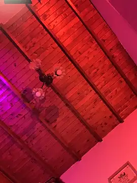 Violett Sykes online show from 3, 4, 2026