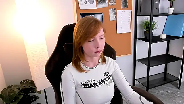 CherryCrushLove online show from 25, 4, 2026