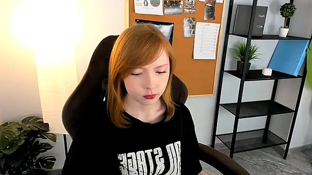 CherryCrushLove online show from 28, 4, 2026