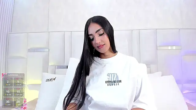 Snapshot of isabellajons chatting on 22, 6, 2026 isabellajons online show from 22, 6, 2026