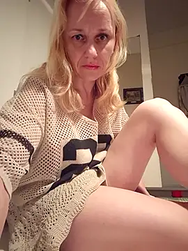 RinaSunX online show from 4, 4, 2026