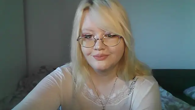 Snapshot of Elayne_Sweet chatting on 6, 5, 2026 Elayne Sweet online show from 6, 5, 2026