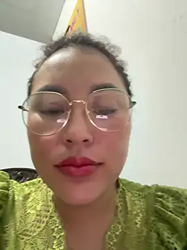 Snapshot of Lina-Naughty chatting on 26, 4, 2026 Lina-Naughty online show from 26, 4, 2026