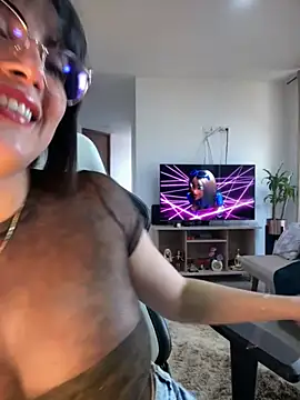 Snapshot of SeleneHale chatting on 8, 7, 2026 SeleneHale online show from 8, 7, 2026