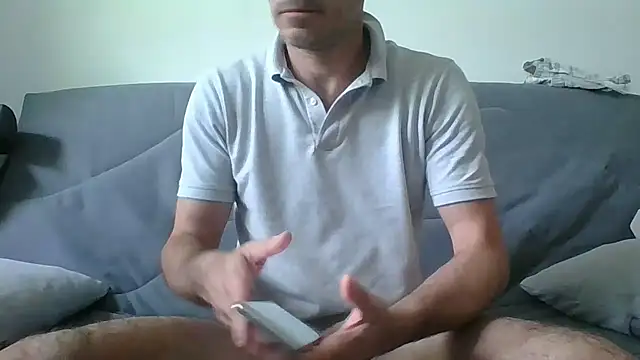 Snapshot of Valmont3340 chatting on 11, 5, 2026 Valmont3340 online show from 11, 5, 2026