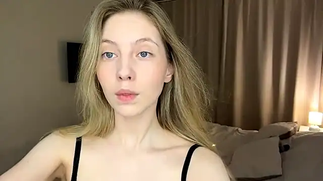 SofiaVelour online show from 8, 4, 2026