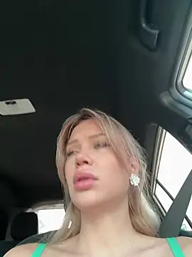 Snapshot of Girl-Mia chatting on 2, 4, 2026 Girl-Mia online show from 2, 4, 2026