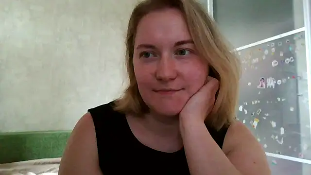 Snapshot of TinaKittyX chatting on 12, 5, 2026 TinaKittyX online show from 12, 5, 2026