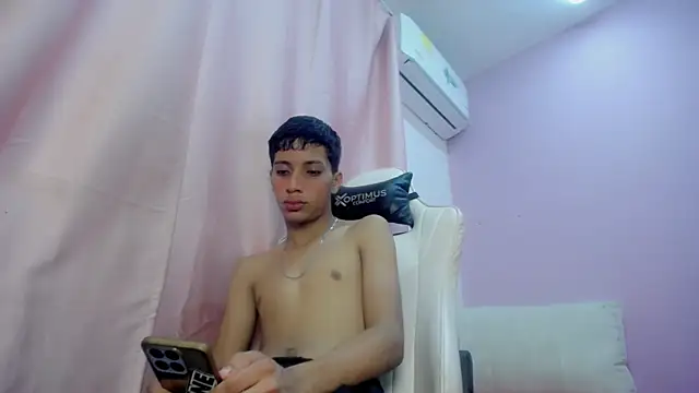 Snapshot of Yei_lee_ chatting on 9, 4, 2026 Yei lee online show from 9, 4, 2026