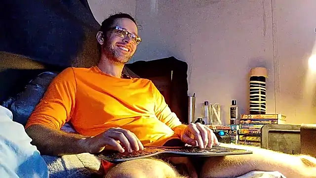 barebearstudio online show from 13, 4, 2026