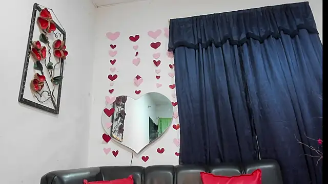 Snapshot of SamelyEvans chatting on 2, 4, 2026 SamelyEvans online show from 2, 4, 2026