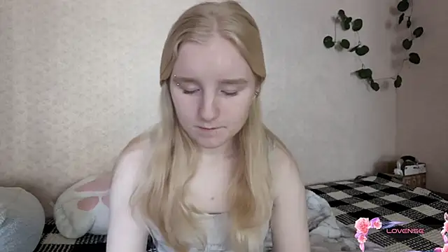 Snapshot of ForwentSeat chatting on 6, 5, 2026 ForwentSeat online show from 6, 5, 2026