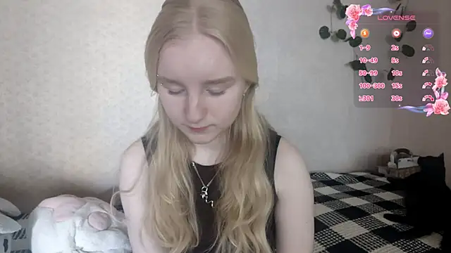 Snapshot of ForwentSeat chatting on 8, 5, 2026 ForwentSeat online show from 8, 5, 2026
