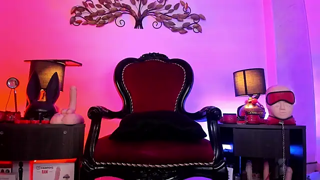Madamedaphne  online show from 10, 7, 2026