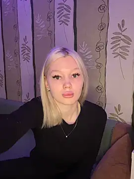 Snapshot of Velunari_ chatting on 9, 4, 2026 Velunari online show from 9, 4, 2026