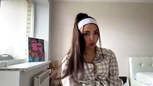 Snapshot of AlvinaMair chatting on 27, 4, 2026 AlvinaMair online show from 27, 4, 2026