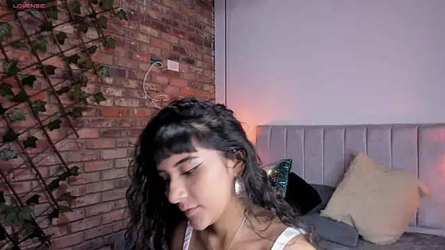 Hanna Clark   online show from 4, 5, 2026