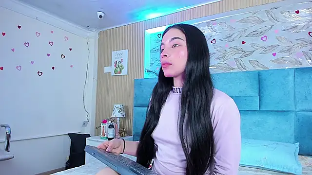 Snapshot of Delphine_doll chatting on 13, 5, 2026 Delphine doll online show from 13, 5, 2026