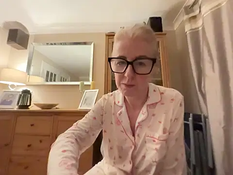 Laylaskyexx online show from 19, 5, 2026