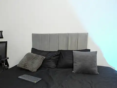 Pamela  83 online show from 2, 4, 2026