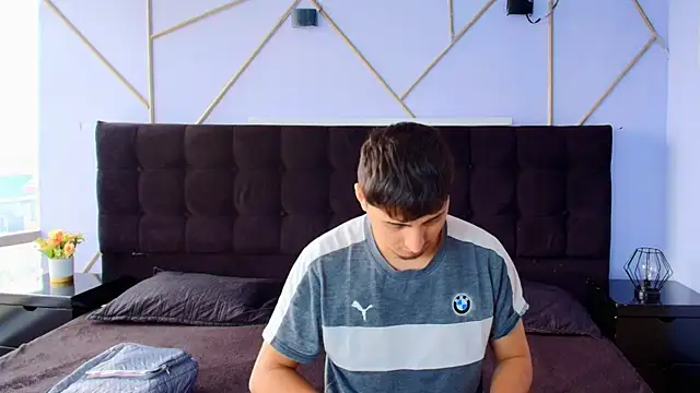 Sweett Sinn  online show from 13, 4, 2026