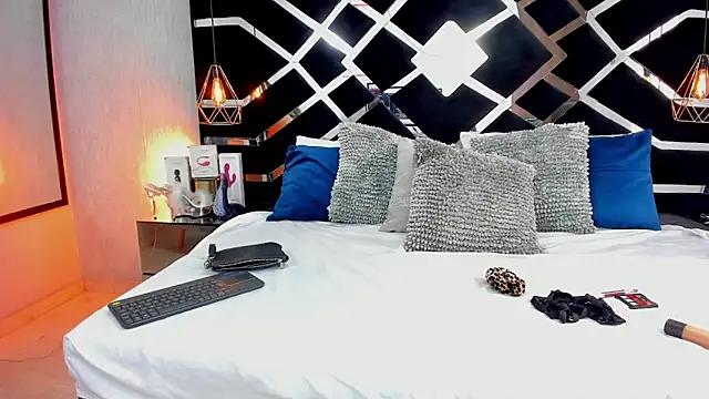 SiennaBel online show from 7, 5, 2026