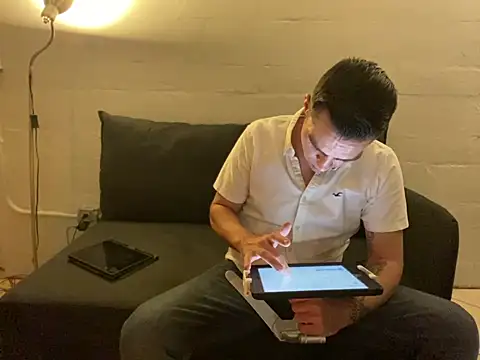 Snapshot of inkeddoll chatting on 4, 4, 2026 inkeddoll online show from 4, 4, 2026