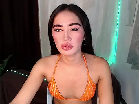 Snapshot of urasiankylie chatting on 24, 6, 2026 urasiankylie online show from 24, 6, 2026