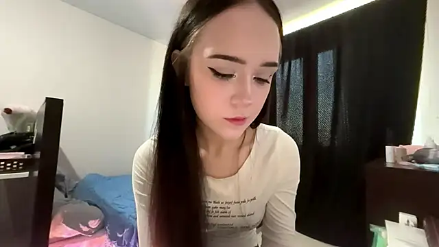 Adeline star online show from 17, 4, 2026