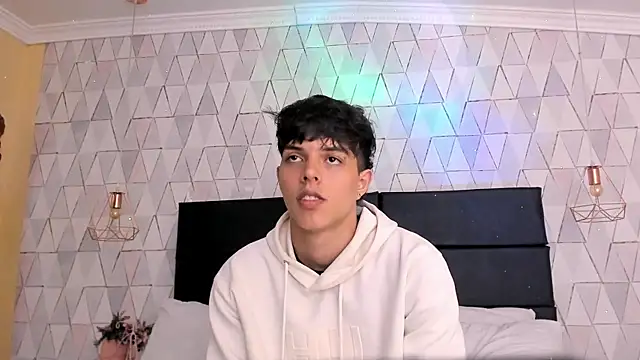 DamiaanXx online show from 10, 4, 2026