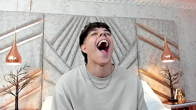 DamiaanXx online show from 13, 4, 2026