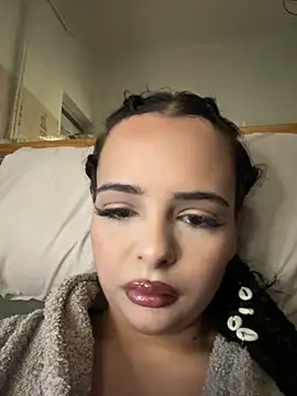 MiaKittyx0 online show from 20, 7, 2026