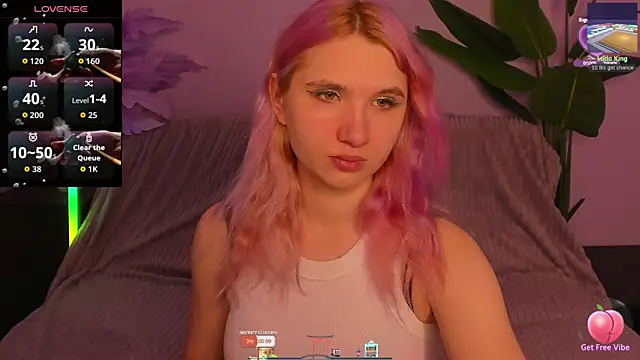 Snapshot of Kitty_Blondie chatting on 14, 4, 2026 Kitty Blondie online show from 14, 4, 2026