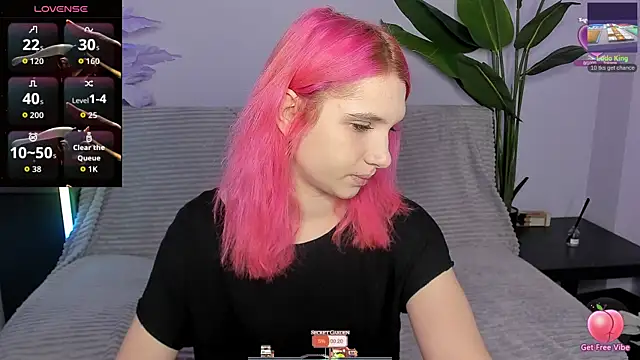 Snapshot of Kitty_Blondie chatting on 21, 4, 2026 Kitty Blondie online show from 21, 4, 2026