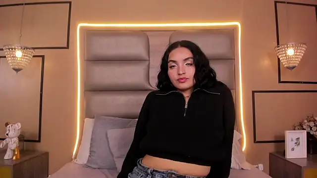 BIANCACOLLINNS online show from 7, 4, 2026