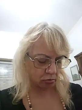 Snapshot of MatureElegantWidow chatting on 19, 5, 2026 MatureElegantWidow online show from 19, 5, 2026