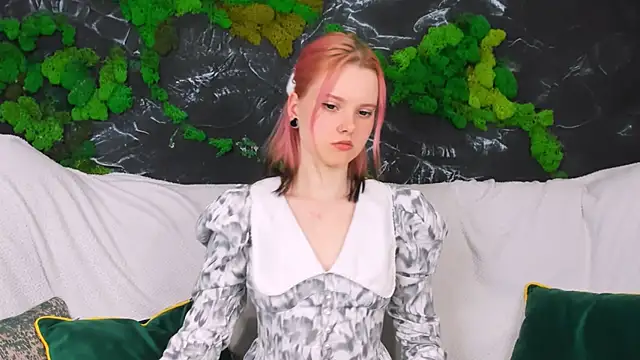 Snapshot of Lina_Veyra chatting on 7, 4, 2026 Lina Veyra online show from 7, 4, 2026