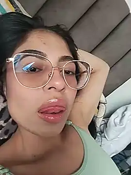 Lucietakeme online show from 9, 6, 2026