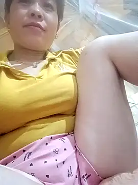 Snapshot of -Luni- chatting on 9, 4, 2026 -Luni- online show from 9, 4, 2026